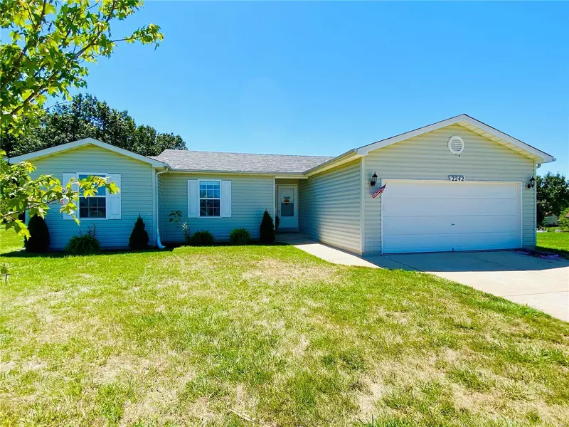 2242 Balboa CIR, Warrenton, MO 63383