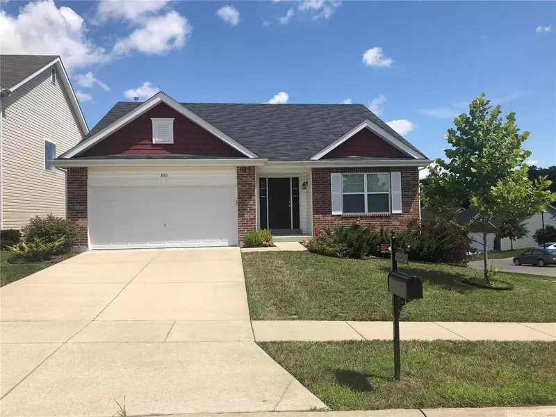 300 Pecan Bluffs DR, Wentzville, MO 63385