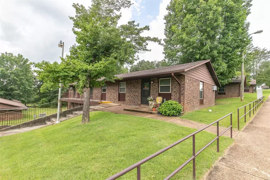 1020 E Washington Street, Doniphan, MO 63935