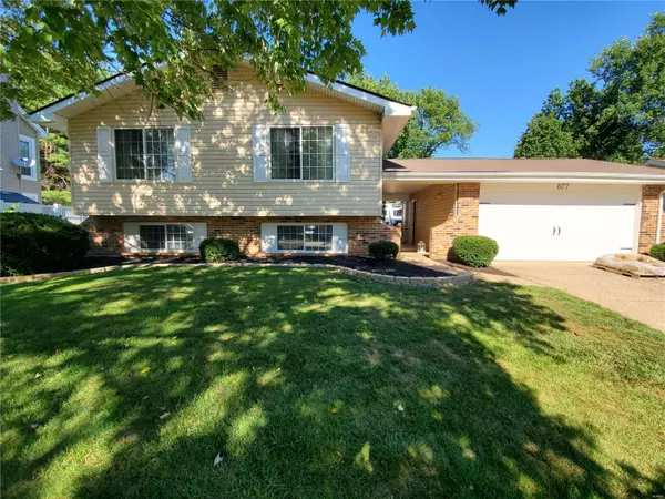 677 Lakewood Drive, Lake St Louis, MO 63367