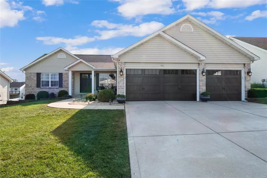 196 Old Chesapeake DR, Wentzville, MO 63385