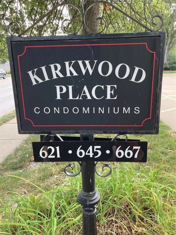 Kirkwood, MO 63122,645 S Kirkwood RD #102