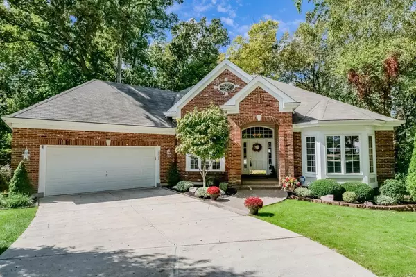 2733 Fairway Oaks DR, Lake St Louis, MO 63367