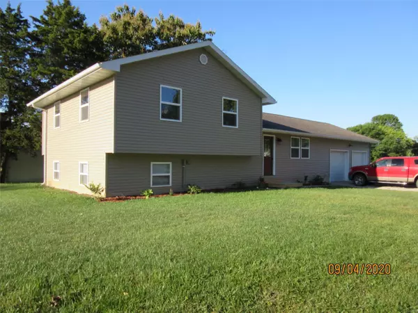 Palmyra, MO 63461,309 W Jackson