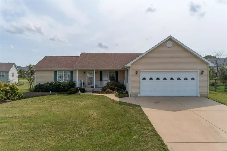 67 SWAN, Farmington, MO 63640