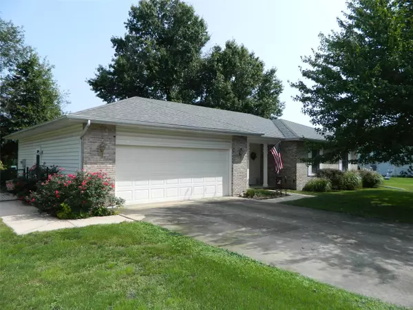 103 Meadow LN, Montgomery City, MO 63361