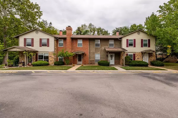 55 Park Charles #C, St Peters, MO 63376