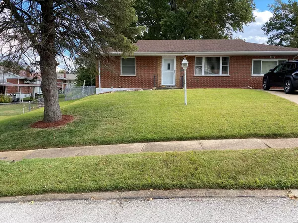 8454 Falmouth, St Louis, MO 63121