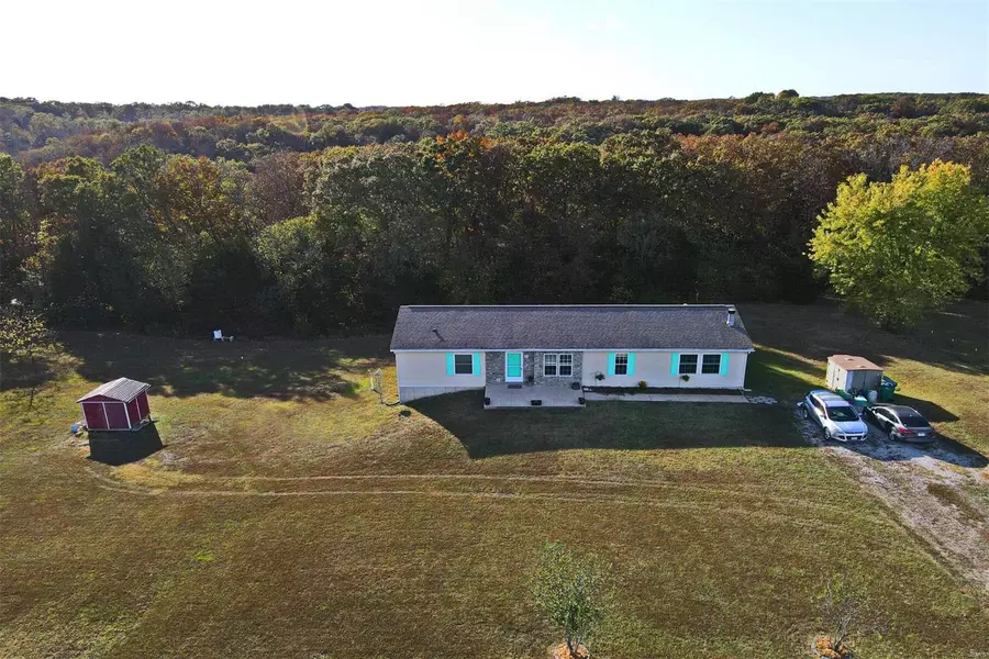 1010 Ridge RD, De Soto, MO 63020