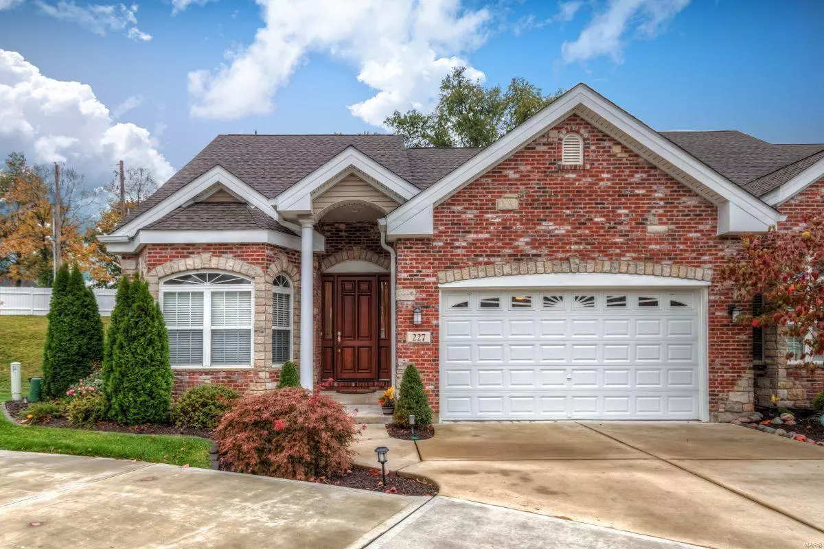 St Charles, MO 63303,227 Woodland Place CT