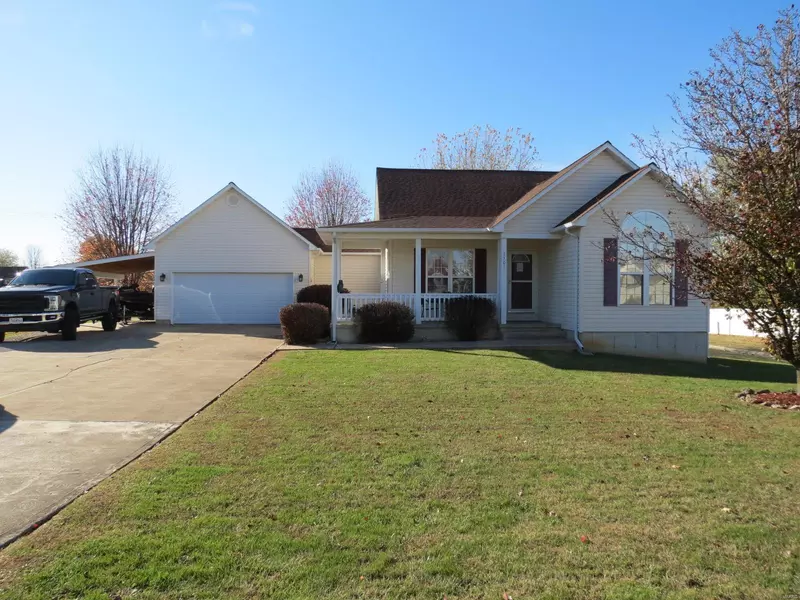 1501 Fox Den, Farmington, MO 63640