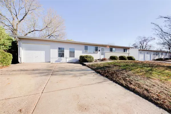 435 Wren DR, Florissant, MO 63031