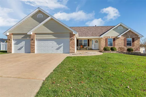 554 Greenbriar Downs, St Peters, MO 63376