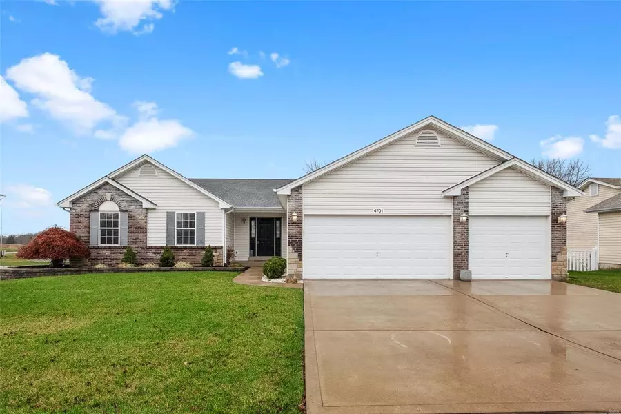 4701 Providence Woods CIR, Wentzville, MO 63385