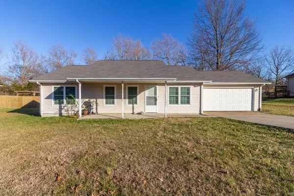 842 N Olive ST,  Marshfield,  MO 65706