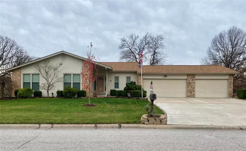 12 Lake Hill DR, St Peters, MO 63376