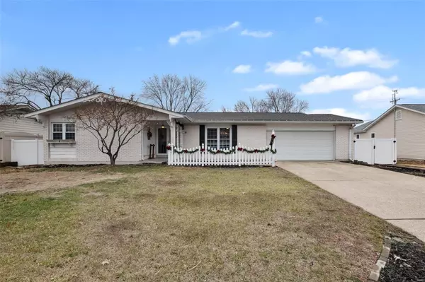 18 S Joyce Ellen WAY, St Peters, MO 63376