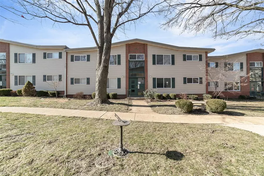 115 E Washington AVE #2S, Kirkwood, MO 63122