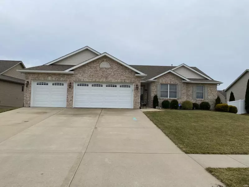 276 Sunnybrooke, Troy, IL 62294