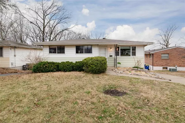 3761 Dixie DR, St Ann, MO 63074