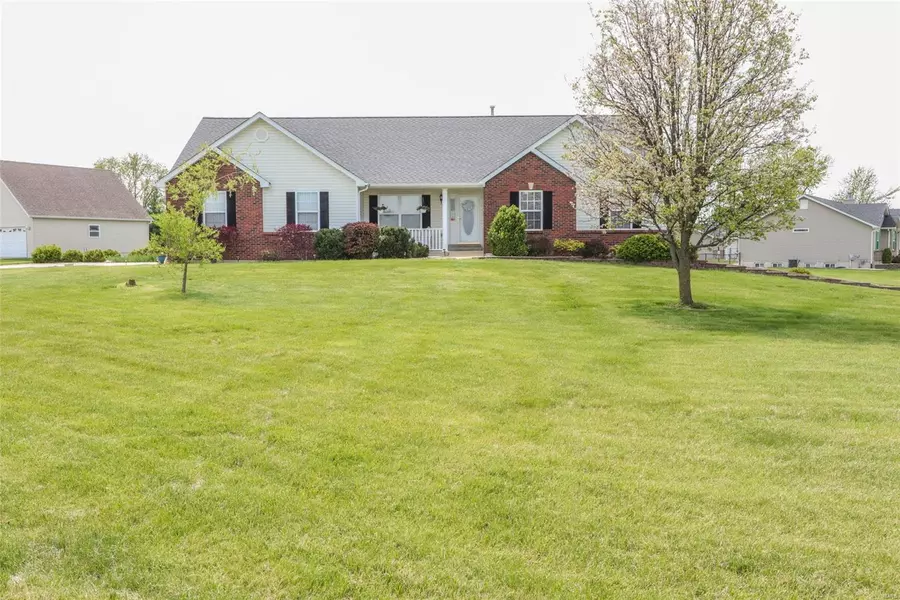 31 Benjamin DR, Troy, MO 63379