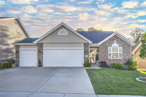 719 Saddle Ridge Rd, Wentzville, MO 63385