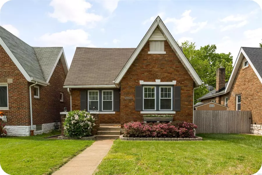 5246 Chippewa, St Louis, MO 63109