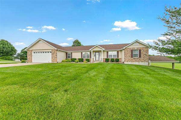 307 King Richard DR,  Moscow Mills,  MO 63362