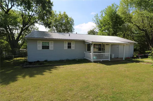 4738 High ST, Sullivan, MO 63080