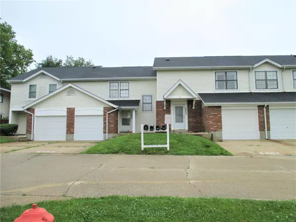 6457 White Cap LN, Florissant, MO 63033