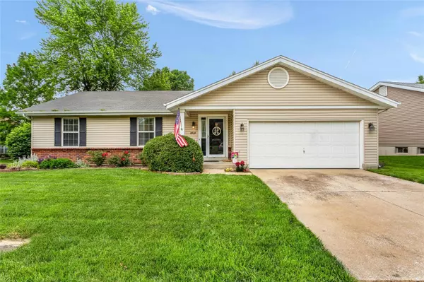 1016 Pegasus CIR, St Peters, MO 63376