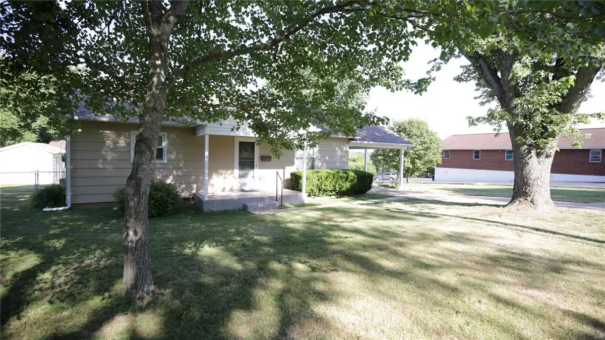 De Soto, MO 63020,1323 S 5th ST