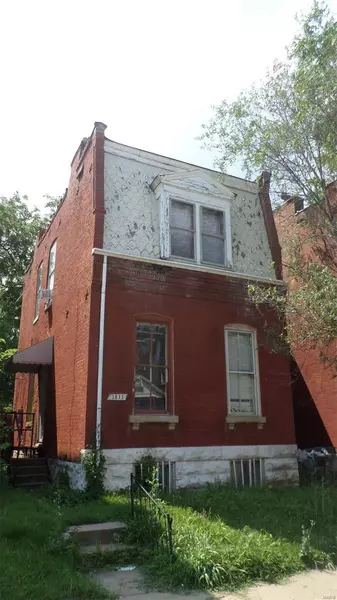 3833 Oregon AVE, St Louis, MO 63118