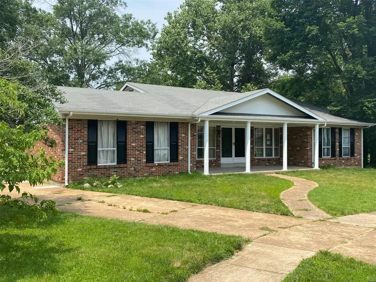 Florissant, MO 63034,3633 Monsols DR