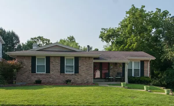 834 Forest Village, Ballwin, MO 63021