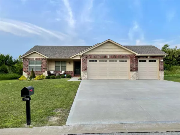 7994 Matterhorn Canyon RD, Caseyville, IL 62232