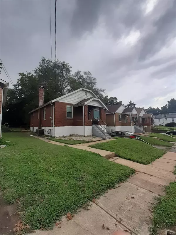 2927 Lincoln AVE, St Louis, MO 63121