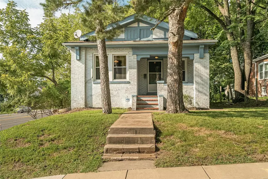 7449 Gayola, St Louis, MO 63143