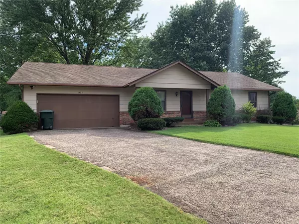 1435 Sandra Elaine DR, St Peters, MO 63376