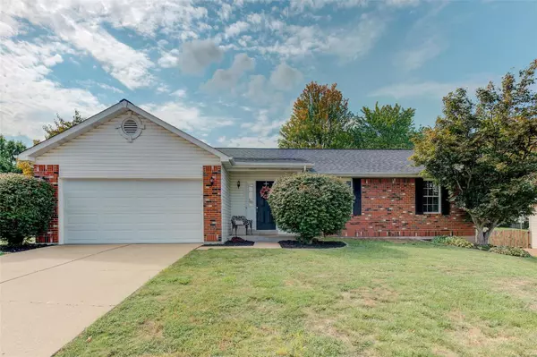 301 Trailview AVE, St Peters, MO 63376