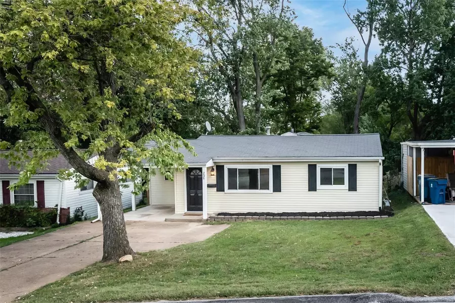 208 Lindy BLVD, Ballwin, MO 63021