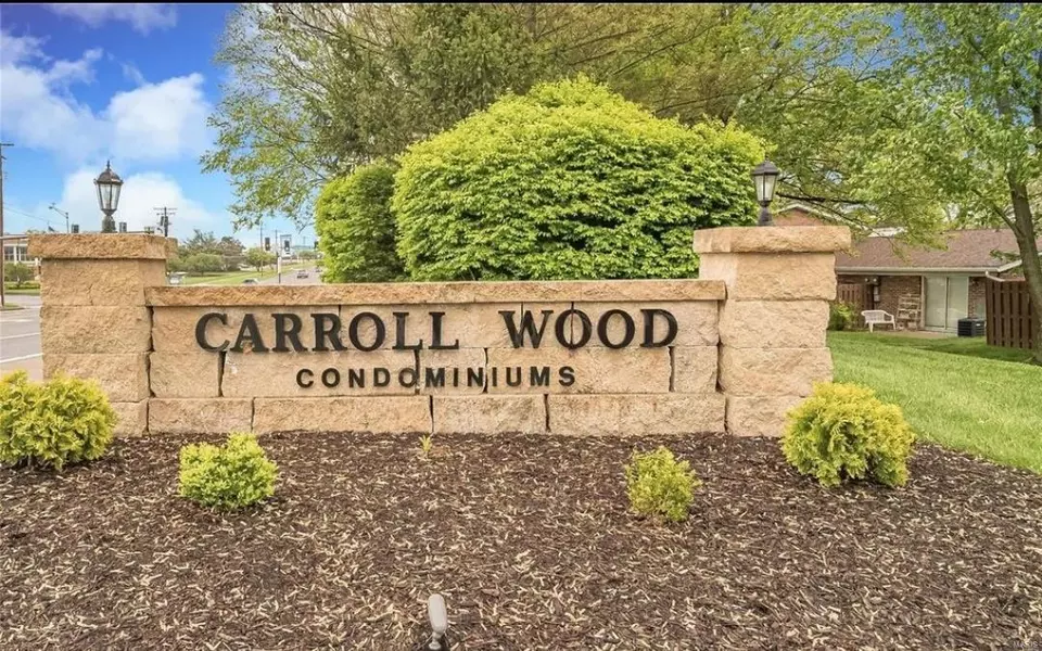 10581 Carroll Wood, St Louis, MO 63128