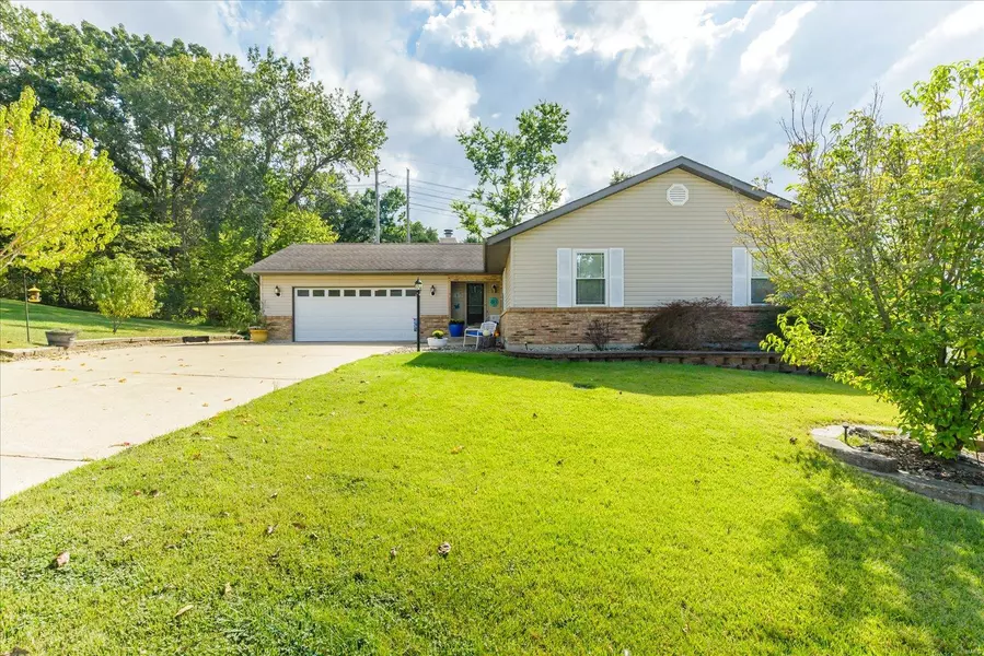 6140 Barrington Oaks, Cedar Hill, MO 63016