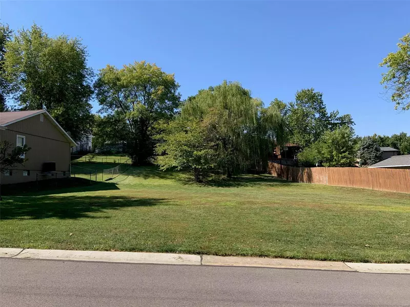 36 Greenfield DR, St Peters, MO 63376