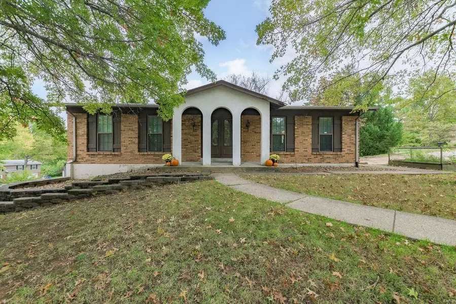 2824 Gettysburg Estates DR, St Louis, MO 63129