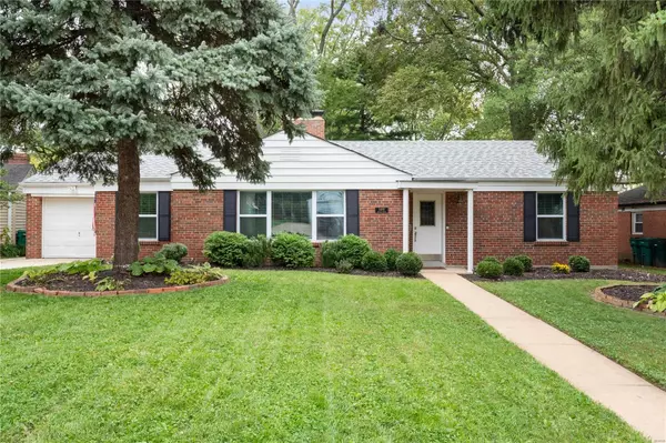 1406 Ronald DR, Webster Groves, MO 63119