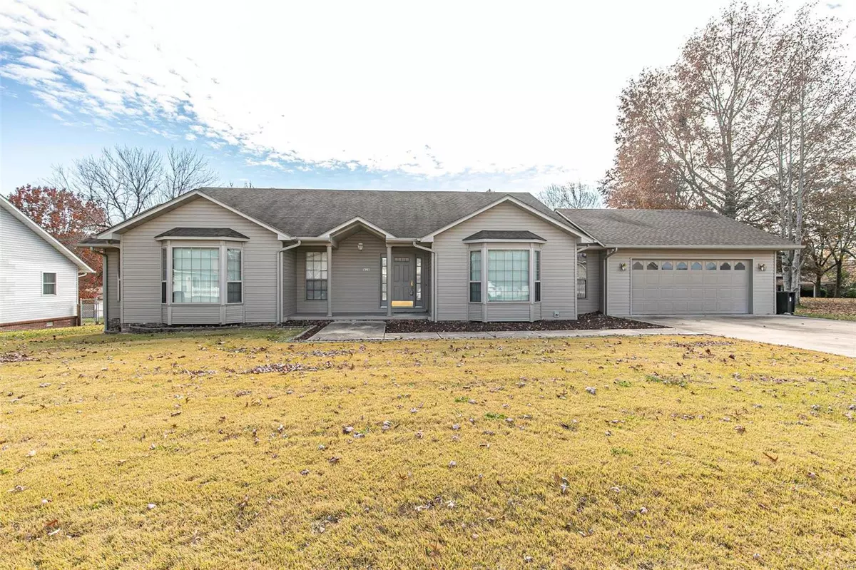 Poplar Bluff, MO 63901,1828 Whispering Oaks PL