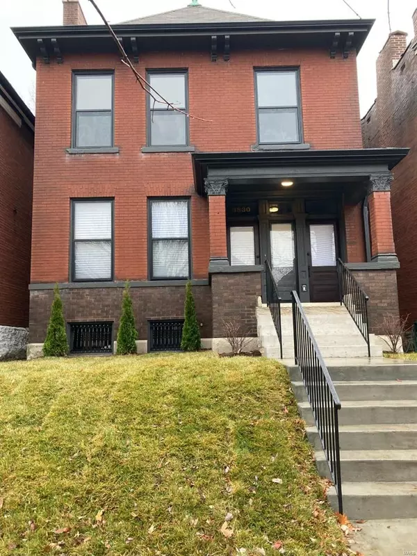 3830 Juniata, St Louis, MO 63116