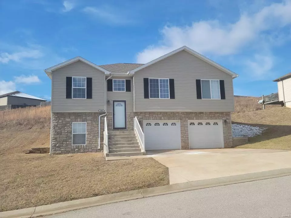 St Robert, MO 65584,204 Sandstone DR