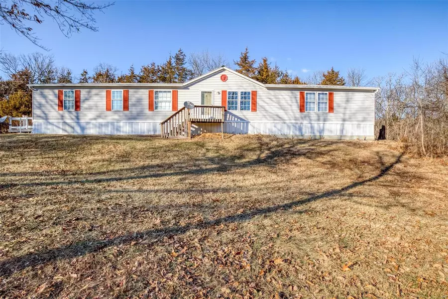 10255 Golden Pheasant RD, Cadet, MO 63630